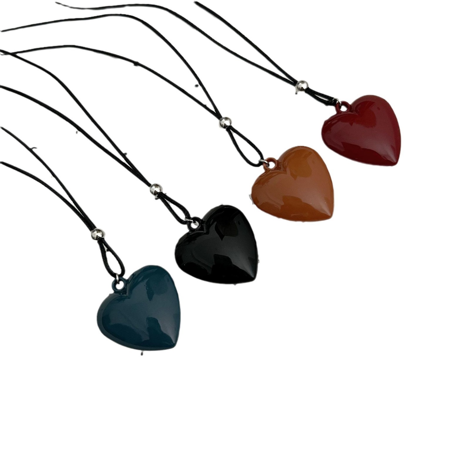 The same heart-shaped pendant necklace as the Korean blogger, a sweet and cool girl style sweater chain with adjustable drawstring Item Picture