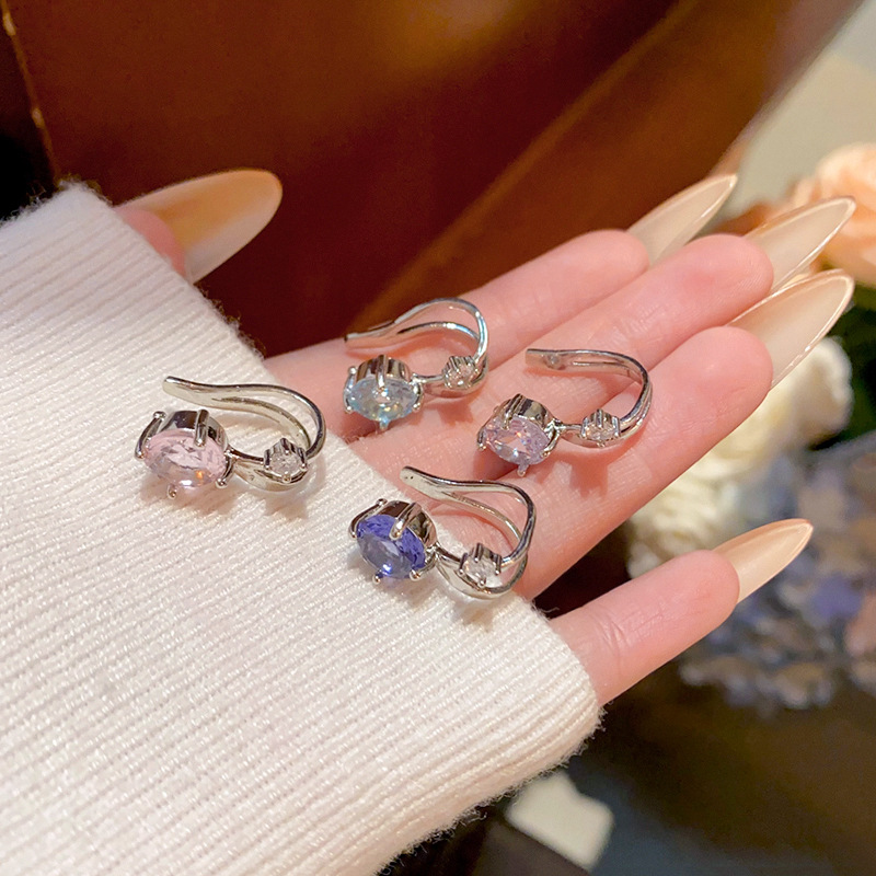 High-end, super sparkling zircon ear clips, ear studs, women's no-ear piercings, ear bone clip earrings, light luxury, versatile and stylish bestsellers full figure