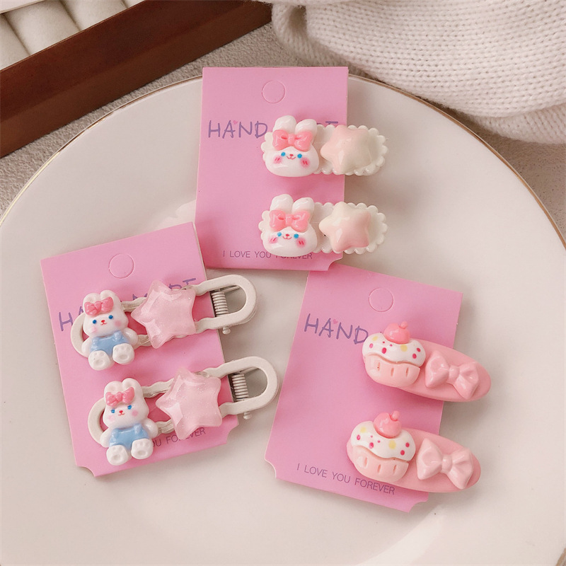 Cute cartoon pink children's hair clips, girls' bangs clips, broken hair clips, girls' forehead clips, hair clip clips are sold at a stall details Picture