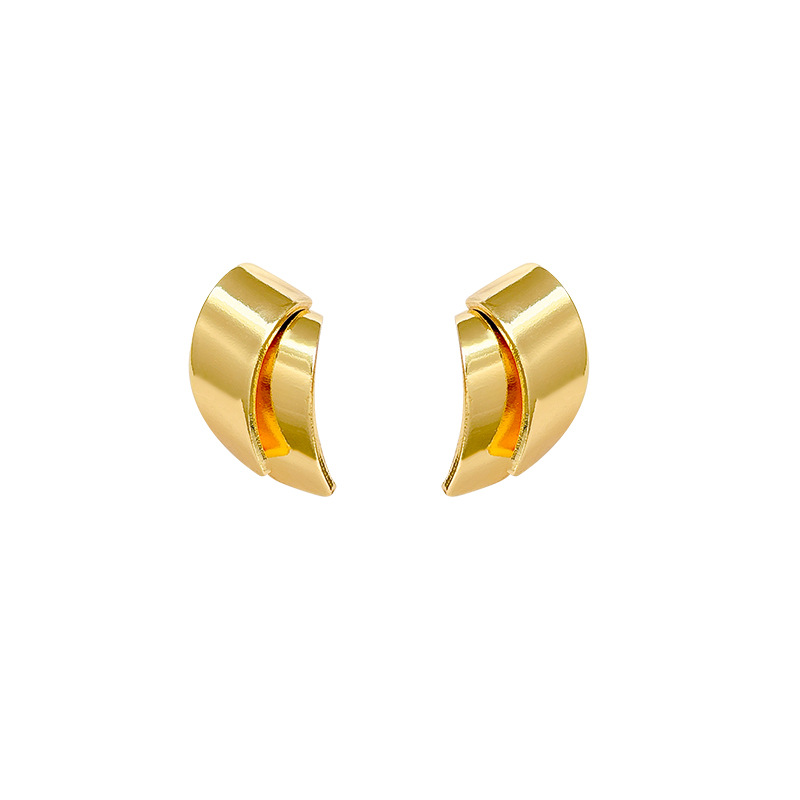 New cross-border metal earrings from Europe and America, a unique and versatile accessory for women with a cold and cool style. Spiral stud earrings, a high-end and elegant ear accessory Item Picture