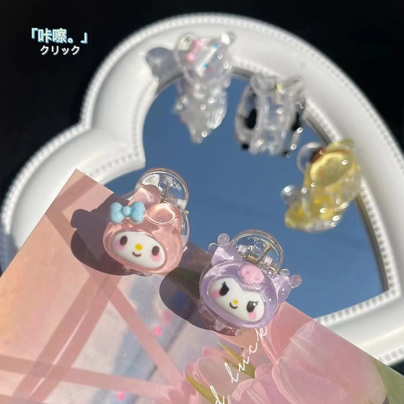 The cute and delicate Sanrio scratcher from Japan and South Korea, the transparent cinnamon dog, the Kuromi hairpin, and the high ponytail hairpin all touch the heart of a girlish girl details Picture
