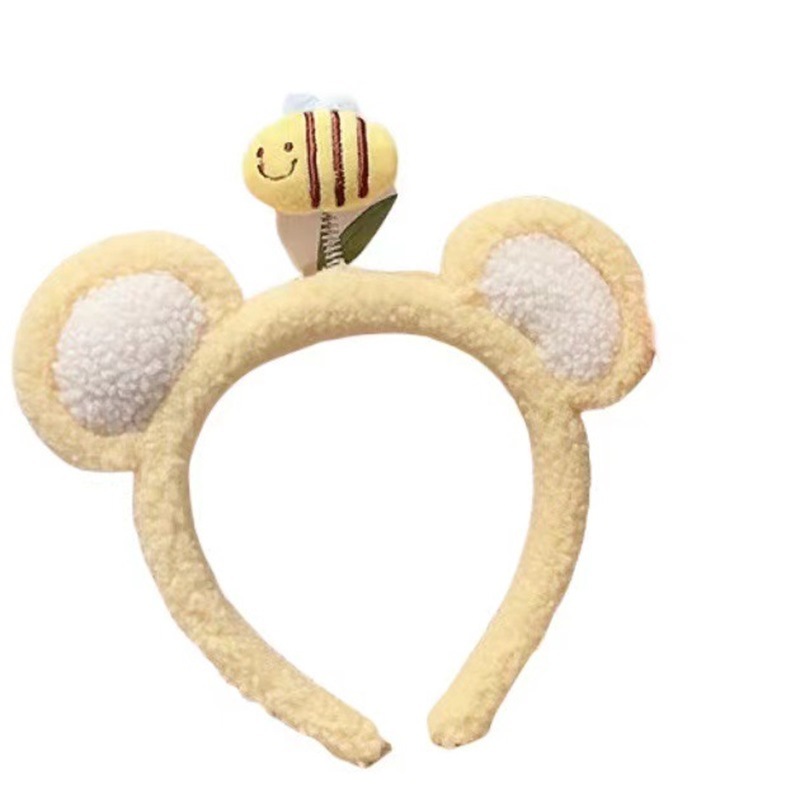 It's strawberry! Plush hairband for women 2024 new autumn and winter sweet face-washing, hair-pressing, headband, hair clip, hair tie and headwear Item Picture