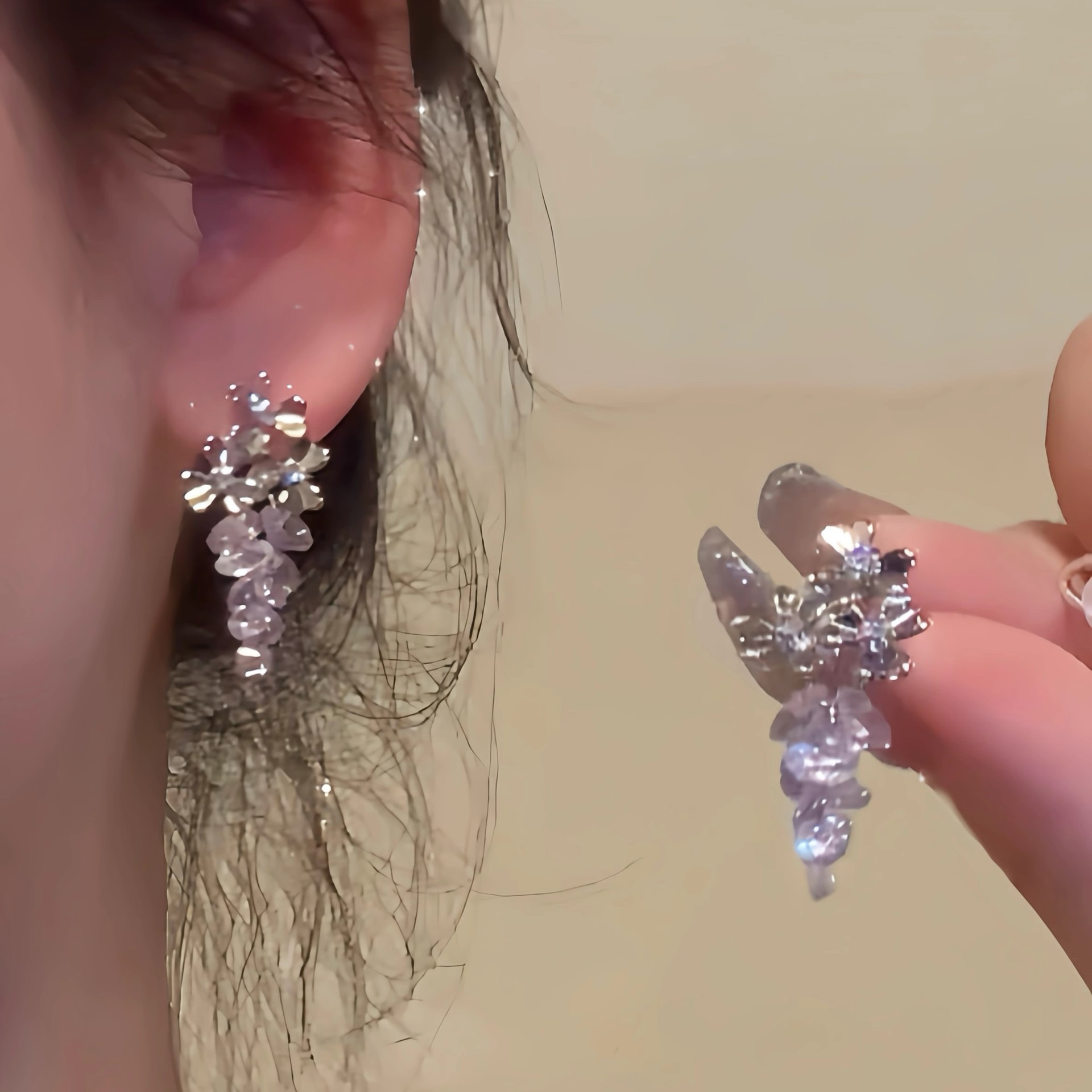 Korean-style cold and elegant crystal grape beaded earrings, French-style super sparkling tassel earrings, and light luxury zircon earrings full figure