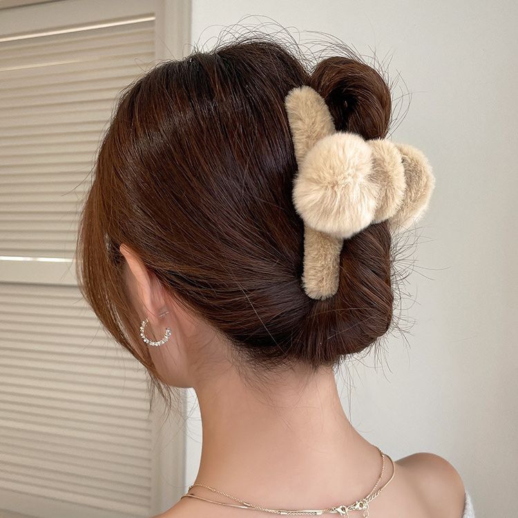 Korean popular hair clips, large autumn and winter plush hair clips, women's hair clips, shark clips, back of the head hair clips, headwear details Picture