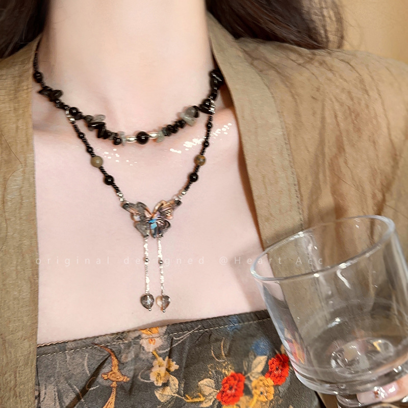 New Chinese-style butterfly pendant, beaded double-layer necklace, long women's retro ethnic style accessory, high-end collarbone chain with Chinese style full figure