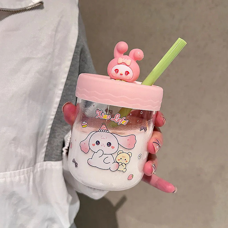 Cute glass cup, cartoon Kuromi cartoon straw cup, high appearance level, summer graduated girls' office water cup Application Scenario