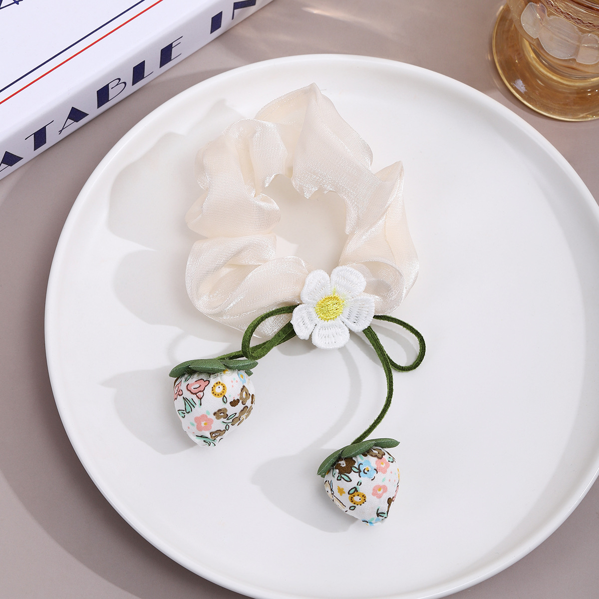 2025 New strawberry large intestine hair band, children's sweet hair tie, cute bun hair tie, girls' rubber band hair accessory Application Scenario