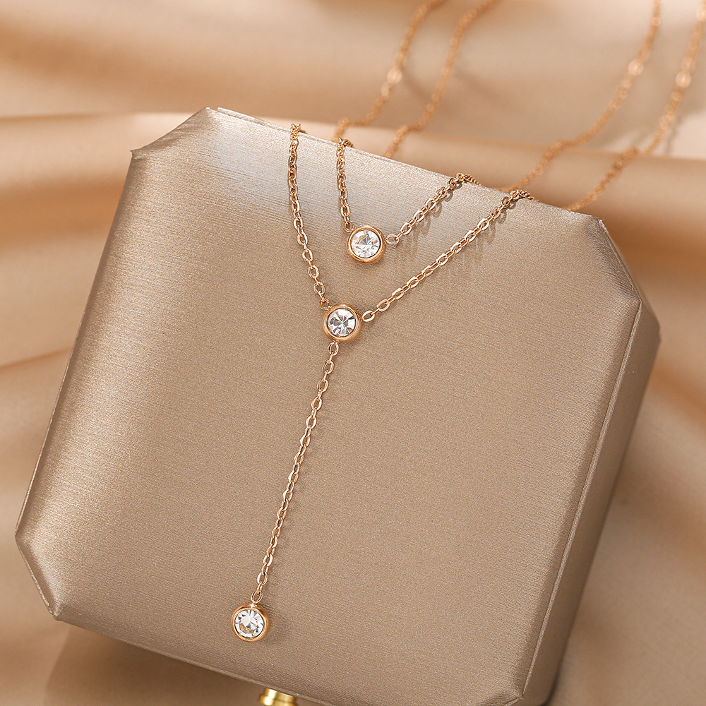 Korean version 18k gold-plated three-tassel double-layer titanium steel necklace, fashionable for women, non-fading, high-end feel, Internet celebrity collarbone chain full figure