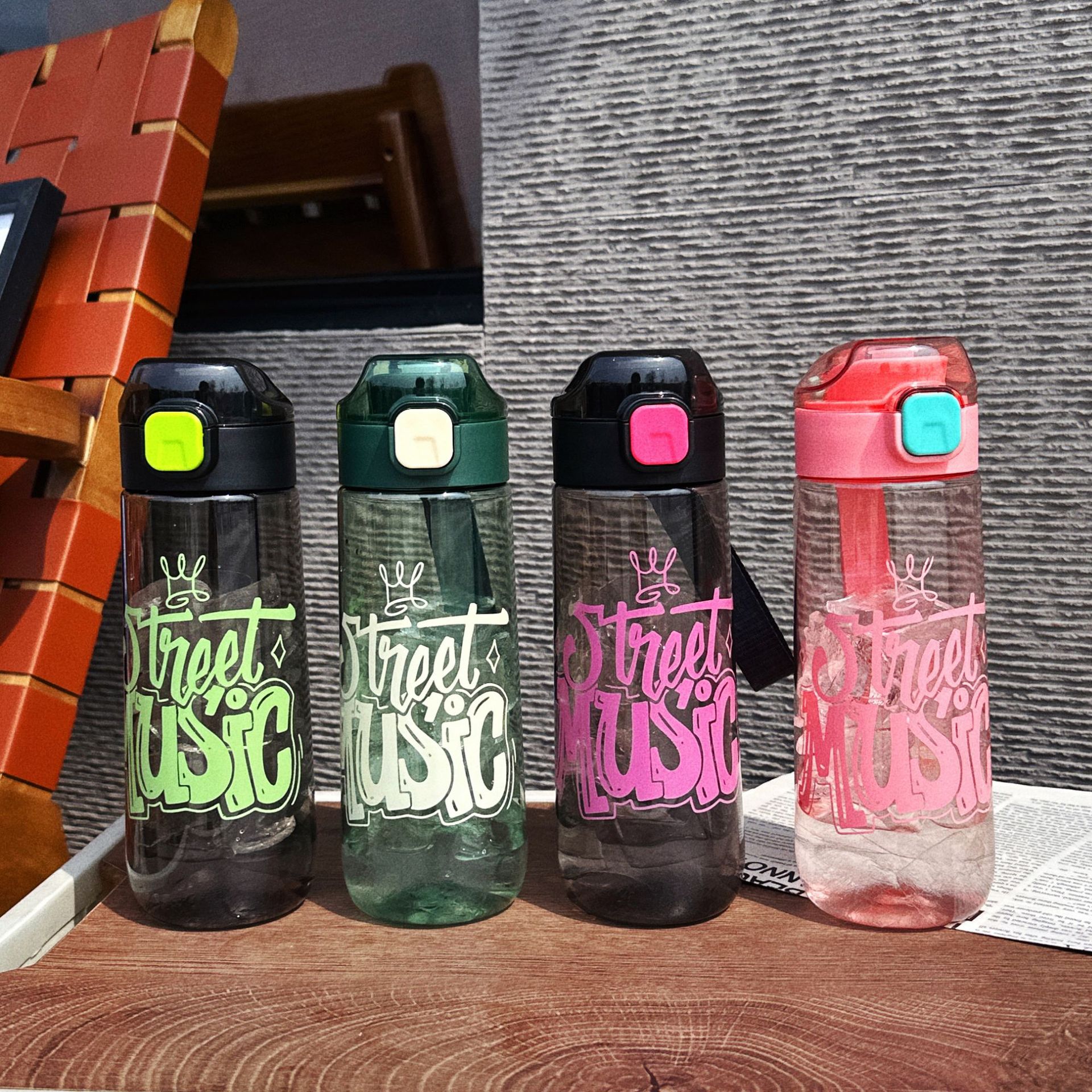 New trendy water cup for sports, outdoor fitness, high appearance level, plastic cup for direct drinking, portable for couples, and handy for students details Picture