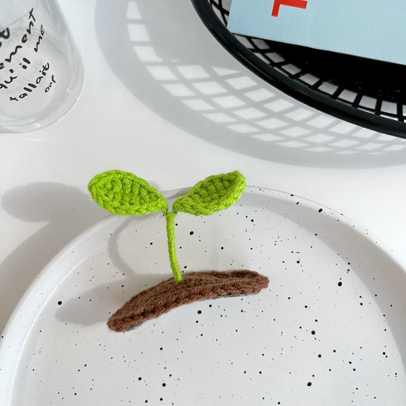 The 2022 new three-dimensional little bean sprout hair clip, a popular woolen knitted cute and creative bangs and funny hair clip bb clip full figure