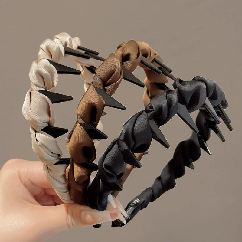 Korean satin-wrapped hairband for women 2025 new style, high-end and youthful, high headband with teeth, anti-slip and pressure hairpin full figure