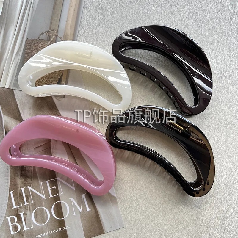 A new high-end large-sized shark clip hair clip with a semi-circular hollowed-out imitation acetic acid grip on the back of the head details Picture