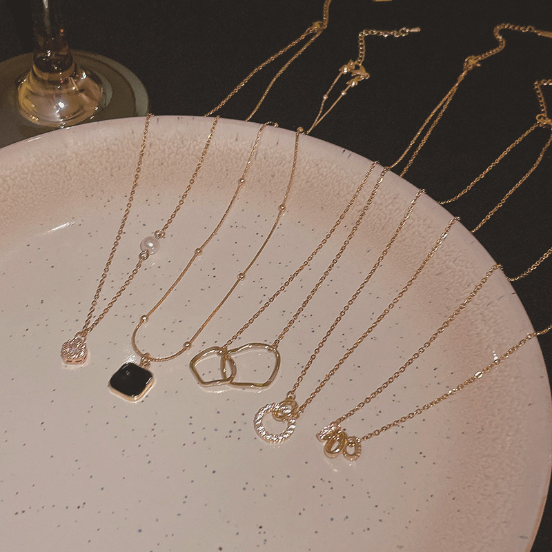 Light luxury diamond ring buckle titanium steel necklace for women, 2024 new style, high-end and elegant collarbone chain, popular neckchain accessory Specification drawing