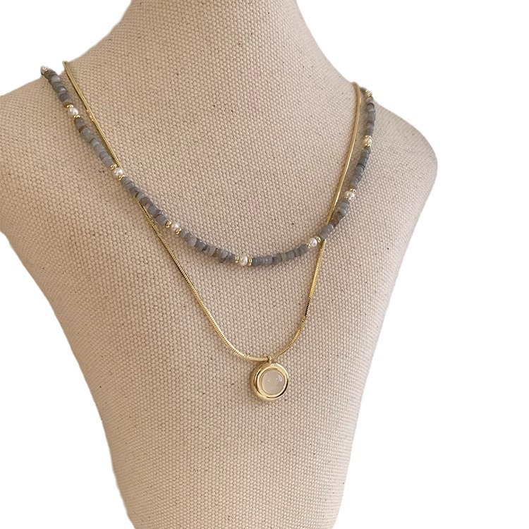 A fresh blue stone beaded stacked necklace with a feminine niche feel, light luxury, elegance and versatility. It's a necklace and collarbone chain Item Picture