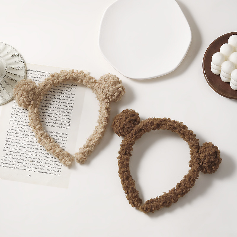 Little bear ears face wash makeup hair band, cute animal milk coffee girl, funny autumn and winter 2021 new plush headwear Application Scenario