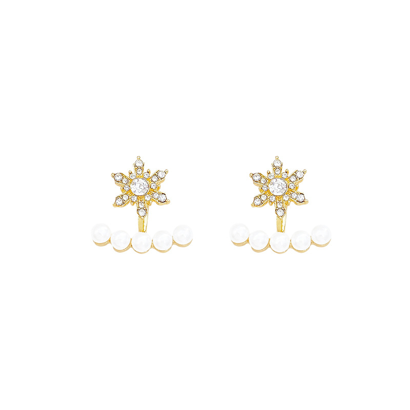 Diamond-encrusted snowflake pearl stud earrings for women in autumn and winter are versatile and personalized. They exude a sense of high-end luxury and a touch of light luxury. They are the same style of earrings as Internet celebrities Item Picture