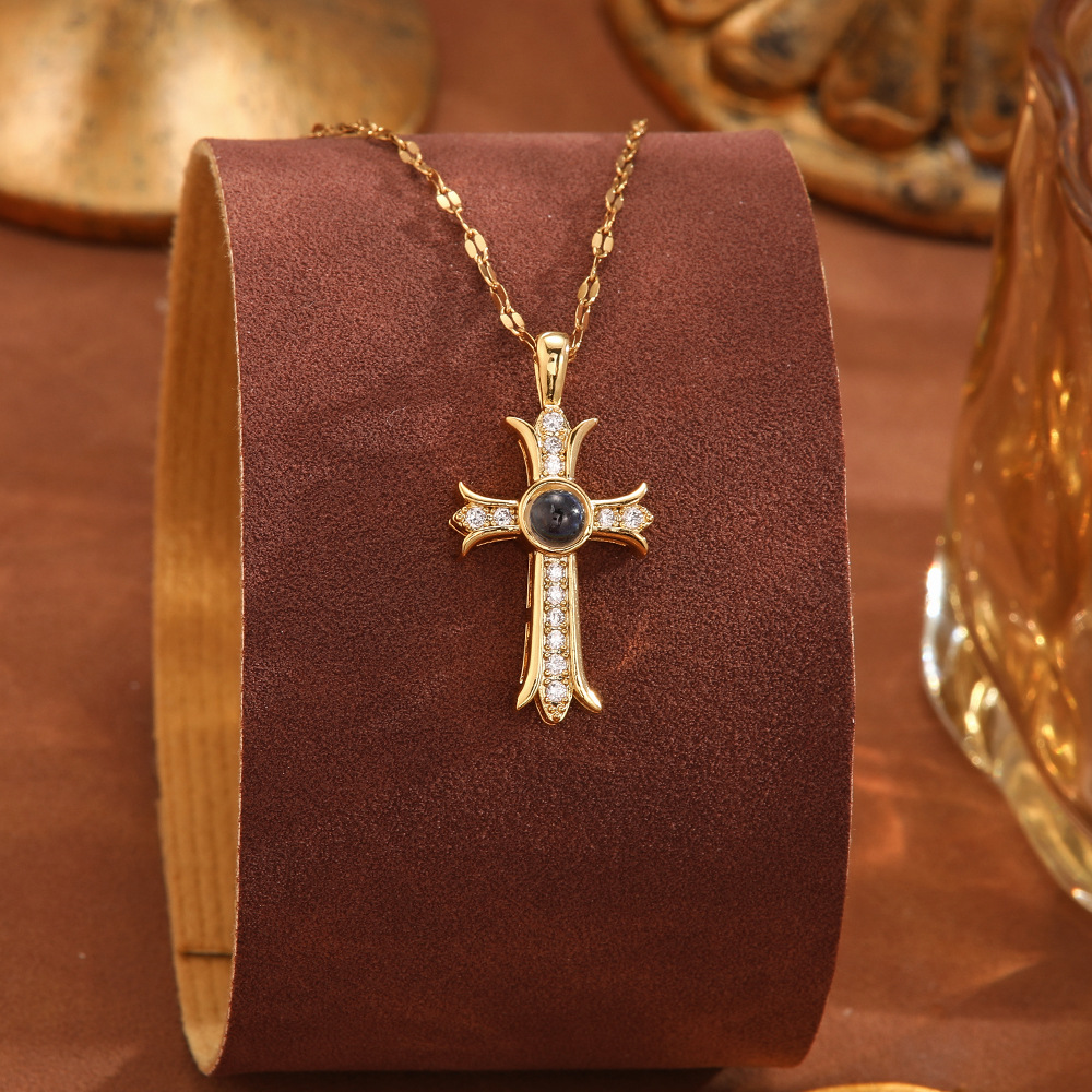 Cross-border European and American fashion copper micro-inlaid 100 languages "I Love You" projection necklace pendant collarbone chain accessories wholesale Specification drawing