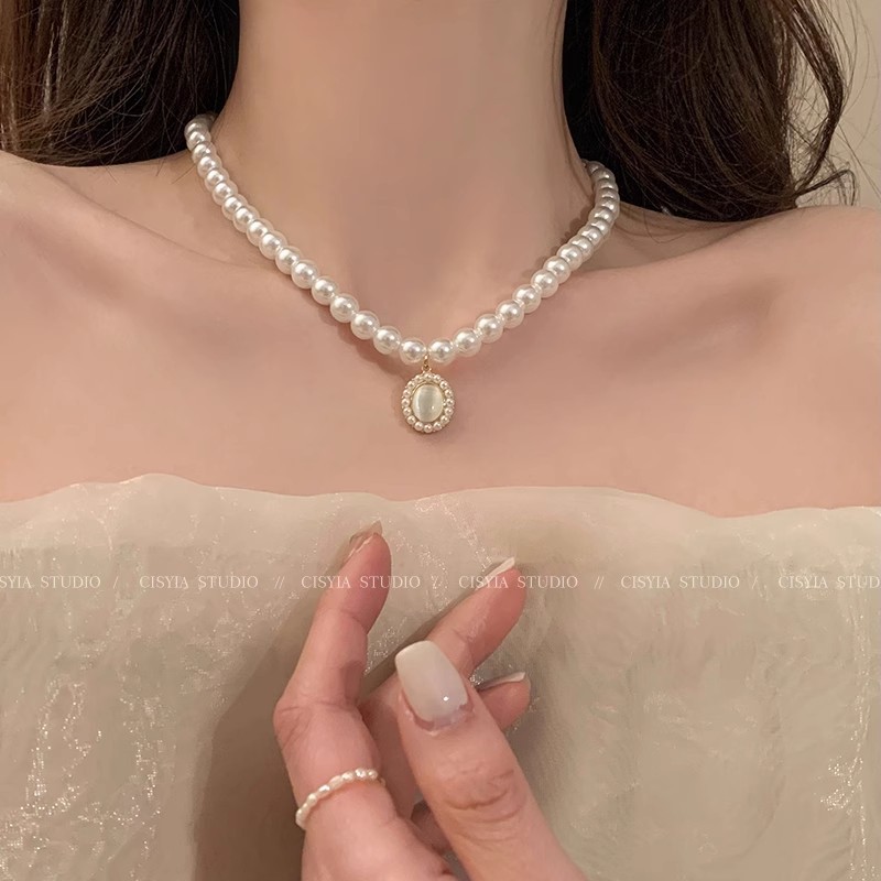 French retro cat's eye pearl necklace, women's light luxury, niche and high-end collarbone chain, best-selling accessory wholesale details Picture