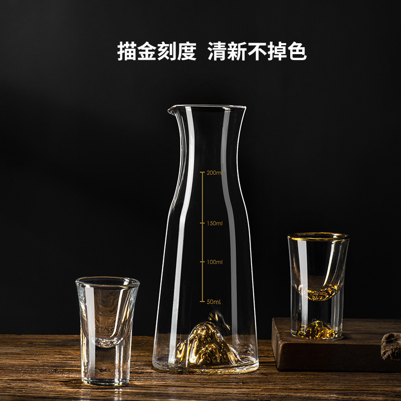 Jinshan Baijiu dispenser Set, Home one-mouth cup, Chinese wine pot, high-end glass Baijiu cup, mountain-viewing spirits cup Application Scenario