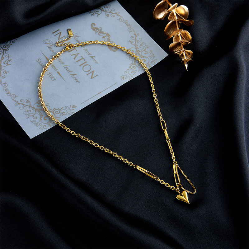 European and American fashion, light luxury, niche and simple titanium steel collarbone chain, versatile irregular heart-shaped pendant necklace details Picture