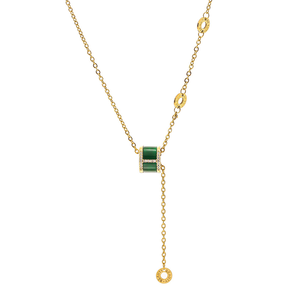 The new 18k gold-plated Korean version of the trendy fringed waist titanium steel necklace for women with a diamond-encrusted pendant and a light luxury collarbone chain Item Picture
