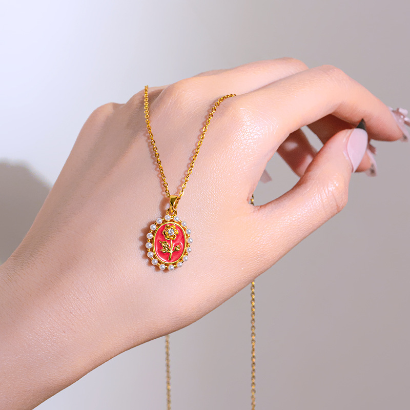 Red oil-dripping rose pearl necklace, a unique and luxurious design for women, is a fashionable and versatile Valentine's Day accessory for the collarbone details Picture
