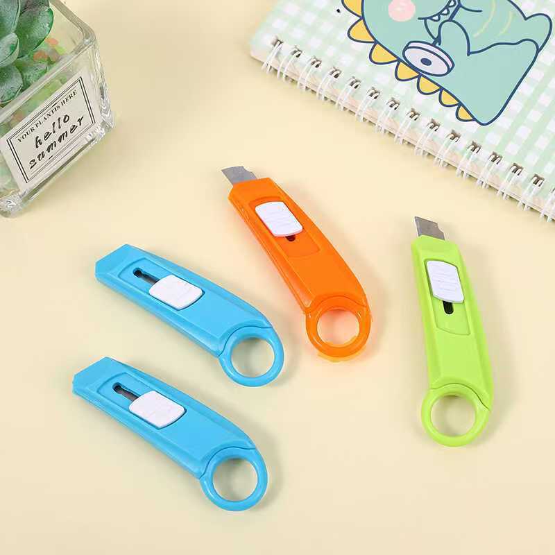 High appearance level, small mini utility knife, automatic return, portable knife, express box opening, envelope cutting, paper cutting knife Specification drawing