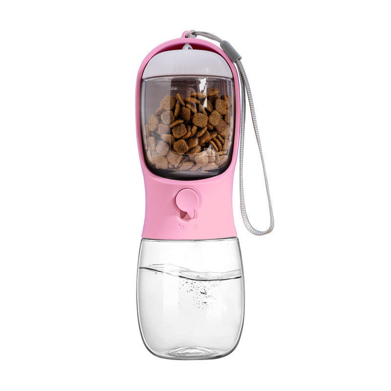 Amazon's best-selling pet product, a multi-functional pet water cup that can be used for drinking and feeding cats and dogs outdoors, and is resistant to high temperatures Application Scenario