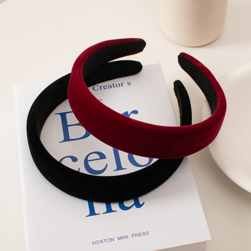 Retro wine red velvet thin sponge hairband for feminine charm, black outdoor compression headband, simple hair hole, Korean hair accessory details Picture