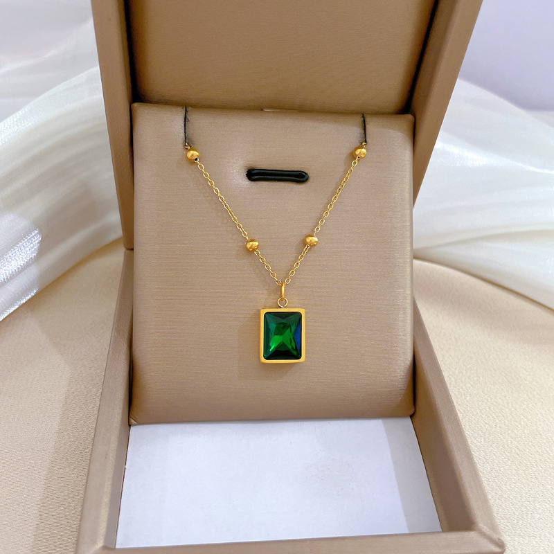 【 All-titanium Steel 】 Square emerald minimalist style furnace real gold necklace, female Instagram influencer collarbone chain accessory Specification drawing