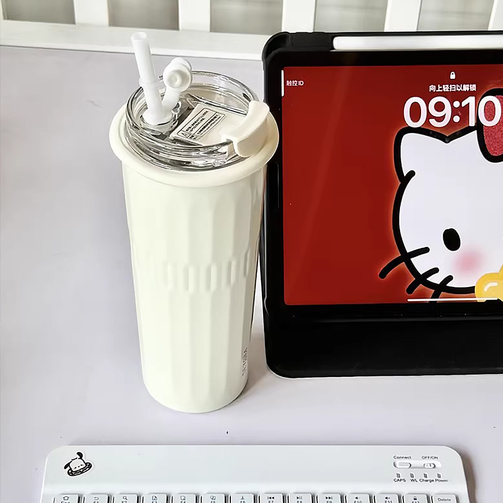 New minimalist coffee cup, fashionable women's insulated cup with straw, stainless steel cold preservation, high appearance level, double drinking cup Application Scenario