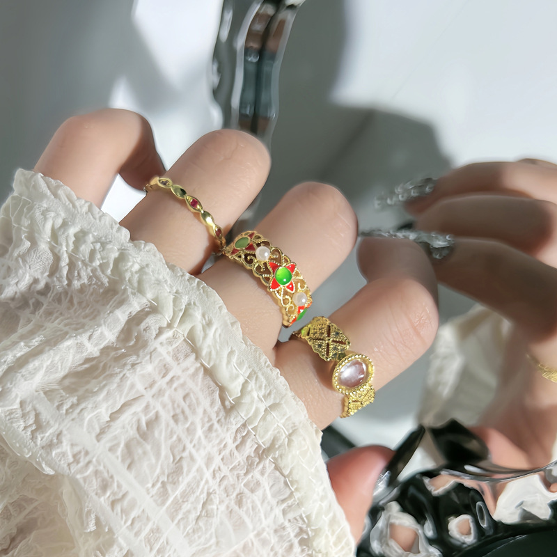 A vintage lace hollowed-out glazed open ring for women, versatile, elegant, high-end, light luxury and simple ring Application Scenario