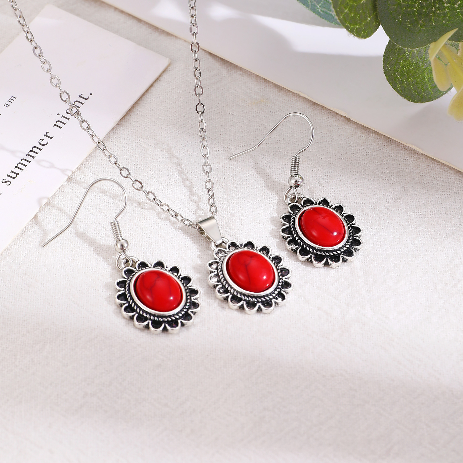 European and American retro Bohemian ethnic style teardrop earrings, necklaces, jewelry set, women's high-end fashion cross-border Application Scenario