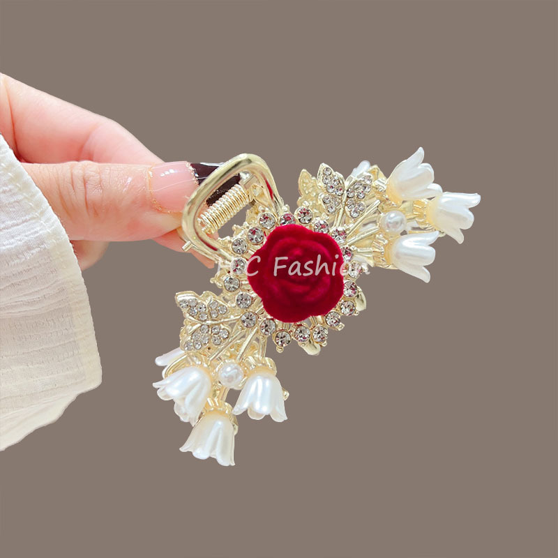 The new medium-sized Chinese-style rose grabber with a super ethereal and high-end feel, the lily of the valley semi-tied hairpin, and the stylish and elegant shark clip details Picture