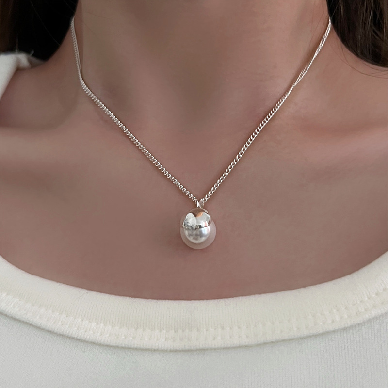 2024 New silver metal round ball snake bone chain round ball pendant necklace, simple sweater chain necklace full figure