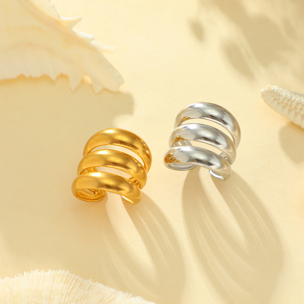 Wholesale of European and American fashionable stainless steel irregular-shaped rings for women, hip-hop style, non-fading geometric titanium steel rings Application Scenario