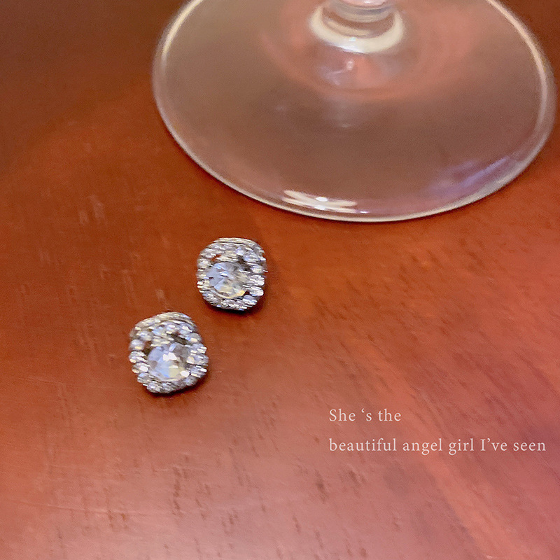 S925 Silver Needle Exquisite Super Sparkling Zircon earrings, women's light luxury, versatile, elegant and high-end stud earrings, Internet celebrity bestseller earrings Specification drawing