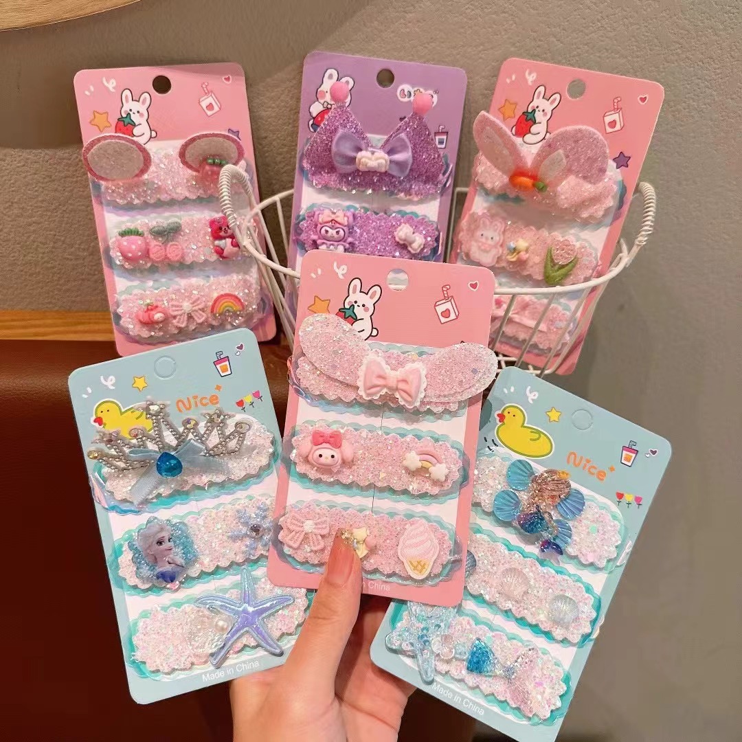 Cartoon bangs patch, a children's hair breaking tool that won't damage your baby's hair. Velcro hairpin, a hair arrangement accessory for the back of a girl's head full figure