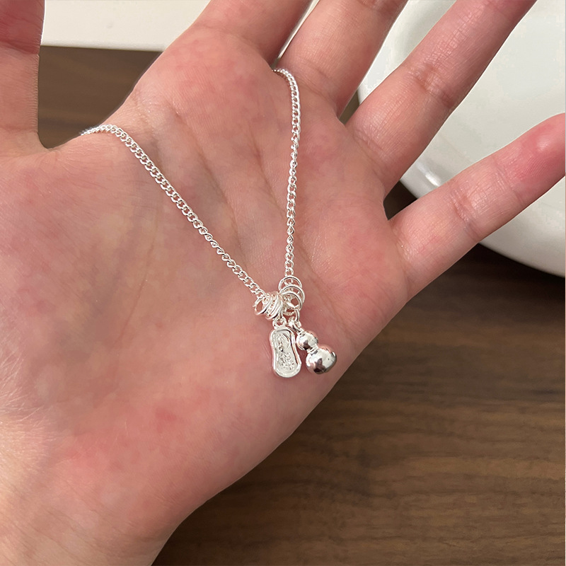 Women's necklace 2025 new style, high appearance level, student accessory, high-end, light luxury, niche jewelry, best friend collarbone chain full figure