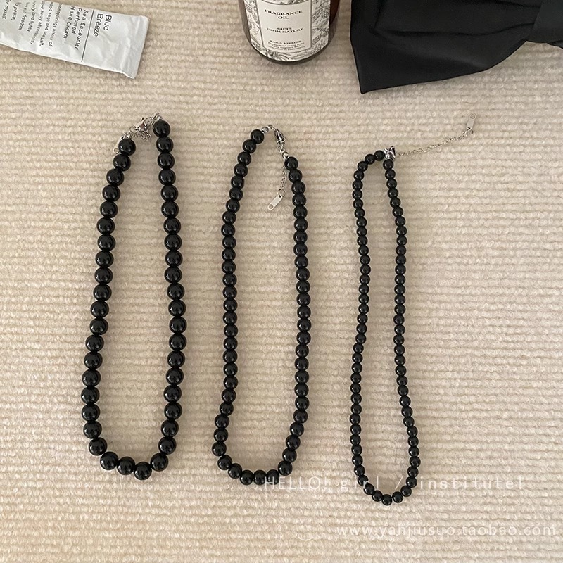 French niche and simple black pearl necklace for women, 2024 new style acrylic beaded collarbone chain, trendy full figure