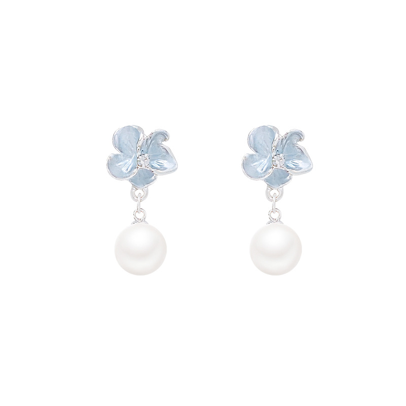 Light blue flower pearl tassel stud earrings, a versatile, fashionable and fresh style for women, are stylish and elegant earrings with a sense of design Item Picture