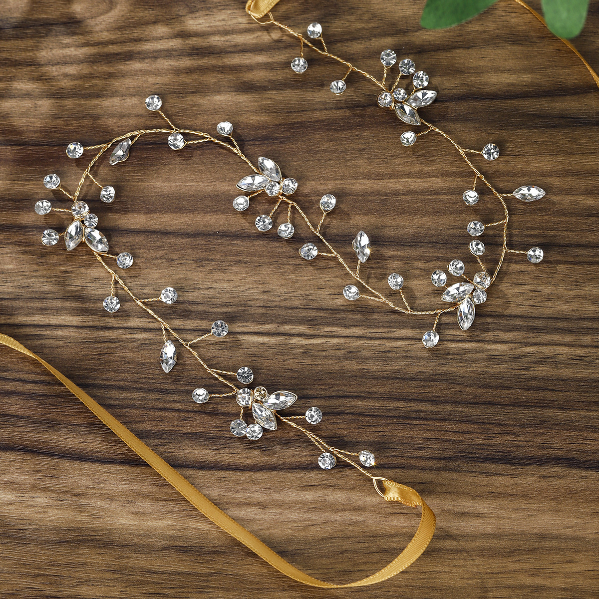 New Korean-style handcrafted bridal headwear, popular banquet dress accessories, fresh and simple hair accessories, crystal hair bands details Picture