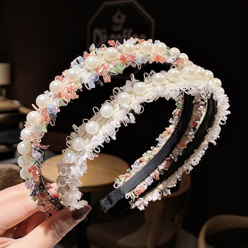 Korean children's hair bands, cute hair accessories for little girls, new hairpins, anti-slip headbands for girls, and hair accessories that won't damage babies' hair Application Scenario