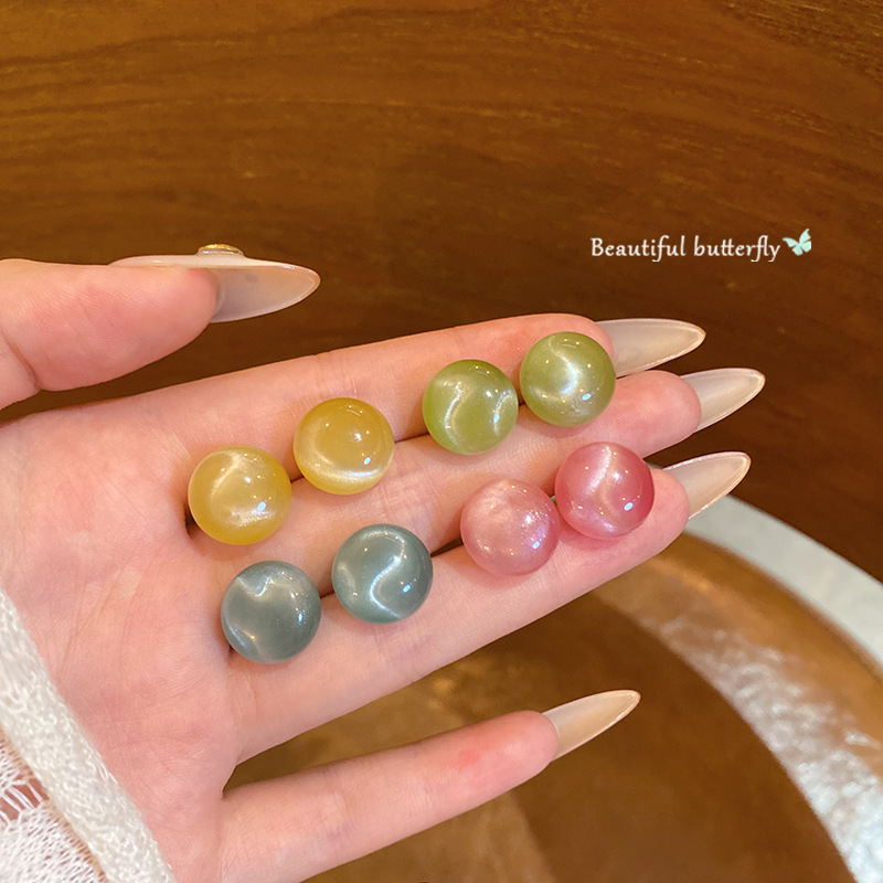 Dopamine-colored round stud earrings for women in an ins style, sweet and cute, versatile earrings, elegant, simple and fashionable earrings full figure
