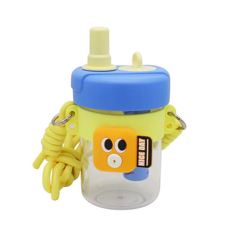 Cartoon children's water cup, cute plastic straw cup wholesale, summer student drinking cup, portable crossbody cup with tea strainer Item Picture
