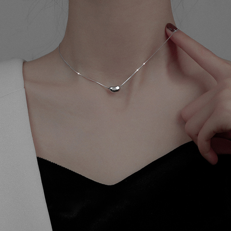 New non-fading titanium steel necklace, popular female Internet celebrity love bean pendant, collarbone chain, best-selling neck chain accessory on Instagram Douyin Specification drawing