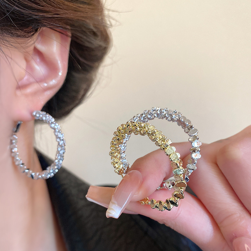 Silver circular geometric earrings for women, exuding a light luxury and high-end charm, with a simple and versatile personality. Wholesale of best-selling earrings details Picture