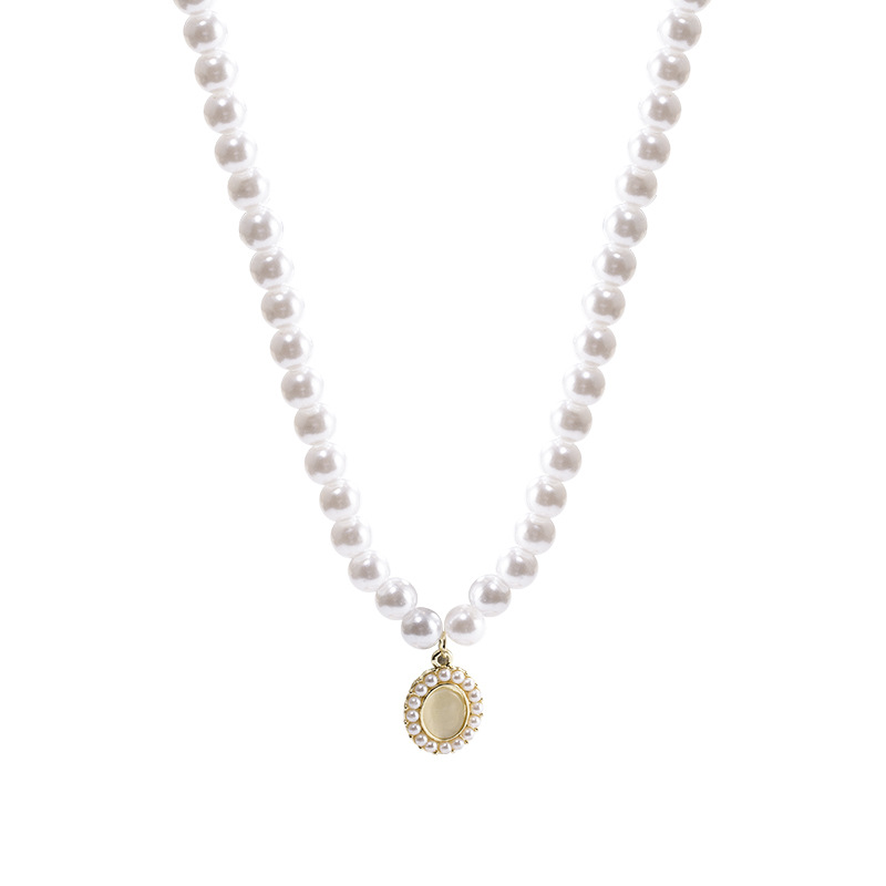 French retro pearl necklace, light luxury, fashionable, high-end design sense, versatile and elegant collarbone chain, popular neckchain accessory Item Picture