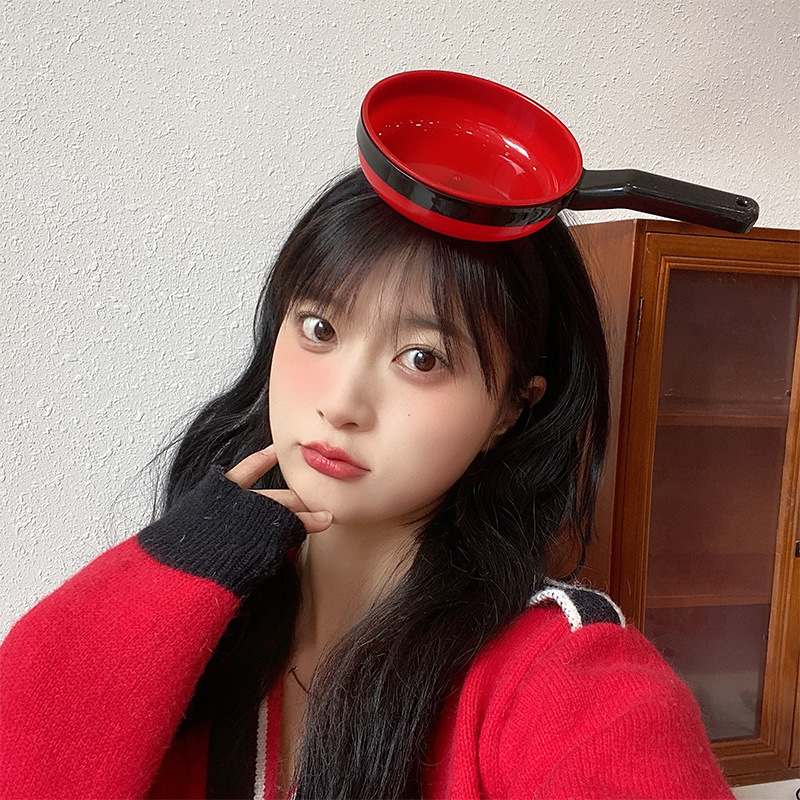 Frying pan hair band, cute and funny creative female face wash headband, hair accessory, teenage girl funny hair clip, hairpin headaccessory Specification drawing