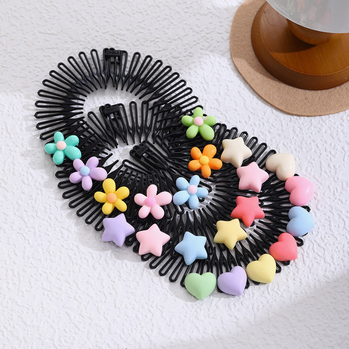 Children's hair clips, a magic tool for organizing broken hair on the forehead, bangs hair accessories, baby girl hair combs, and hair clips at the back of the baby's head Application Scenario
